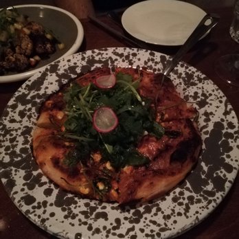 Bar Pamplemousse - Butter chicken deep dish pizza! Great with beer - Beer Bar Near Me - Montreal, Quebec