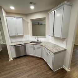 Backyard Realty - Kitchen