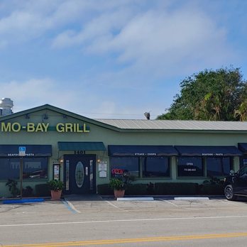 Mo Bay Grill - Just across the street from the water. - Caribbean Near Me - Sebastian, Florida