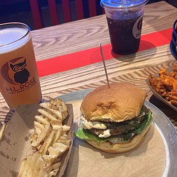 M.L.Rose Neighborhood Pub - Goat burger - American Near Me - Franklin, Tennessee