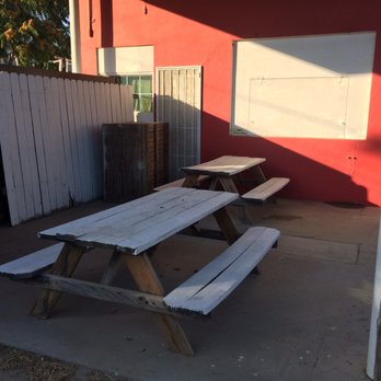 Tacos El Caporal piru  -  picnic table outside - Tacos Near Me - Piru, California