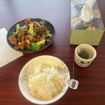 Mama Lee - Three Cup Chicken - Chinese Near Me - Bayside, New York