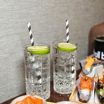 Handroll Bar Rolling - Japanese Near Me - New York, New York