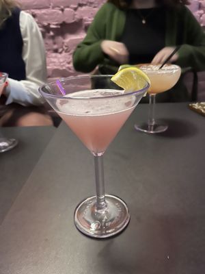 Dani’s Queer Bar by null