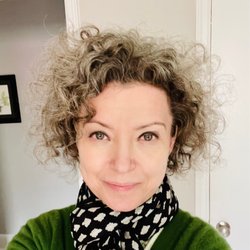 Bella Trio Studio - Classic layered bob, with natural color and curls.