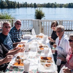Tours De Sandy Island - Enjoying the Gullah Lunch