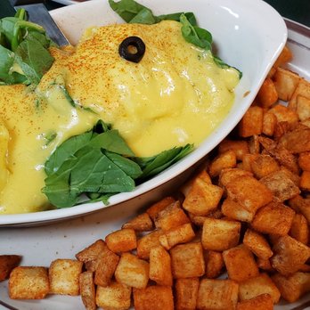 Egg Works - Spinach benny with turkey sausage and home potatoes - Breakfast & Brunch Near Me - Las Vegas, Nevada Egg Works - Spinach benny with turkey sausage and home potatoes - Breakfast & Brunch Near Me - Las Vegas, Nevada