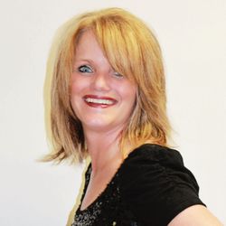 La Bella Salon & Spa - Tammy Mowl * Hairstylist