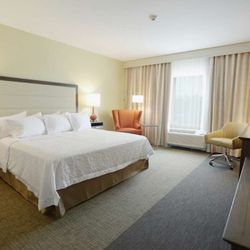 Hampton Inn & Suites Ponca City - Guest room