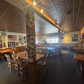 Heroes Wood-Fired Pizza - American Near Me - Santa Ysabel, California