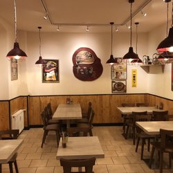 DARUMA - YA - Sitzbereich, rechte Seite vom Eingang aus