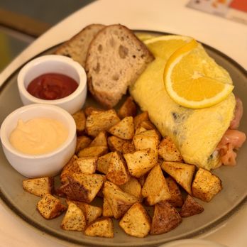Flipper's - Omelet with Mushroom, Spinach and Cheese (w/Lox and Home Fries) - Pancakes Near Me - West Hollywood, California Flipper's - Omelet with Mushroom, Spinach and Cheese (w/Lox and Home Fries) - Pancakes Near Me - West Hollywood, California