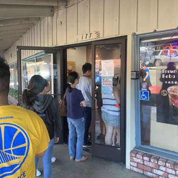 i-Tea - Waiting in line - Bubble Tea Near Me - San Leandro, California i-Tea - Waiting in line - Bubble Tea Near Me - San Leandro, California