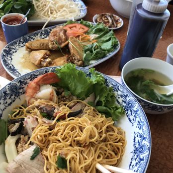 LeQuy - Dry noodle with soup on the side - Vietnamese Near Me - Campbell, California LeQuy - Dry noodle with soup on the side - Vietnamese Near Me - Campbell, California