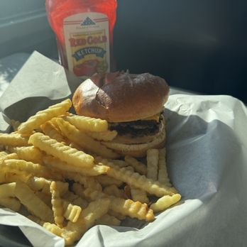 Johnny B's - Cheeseburger Combo Meal - Burgers Near Me - Addison, Illinois