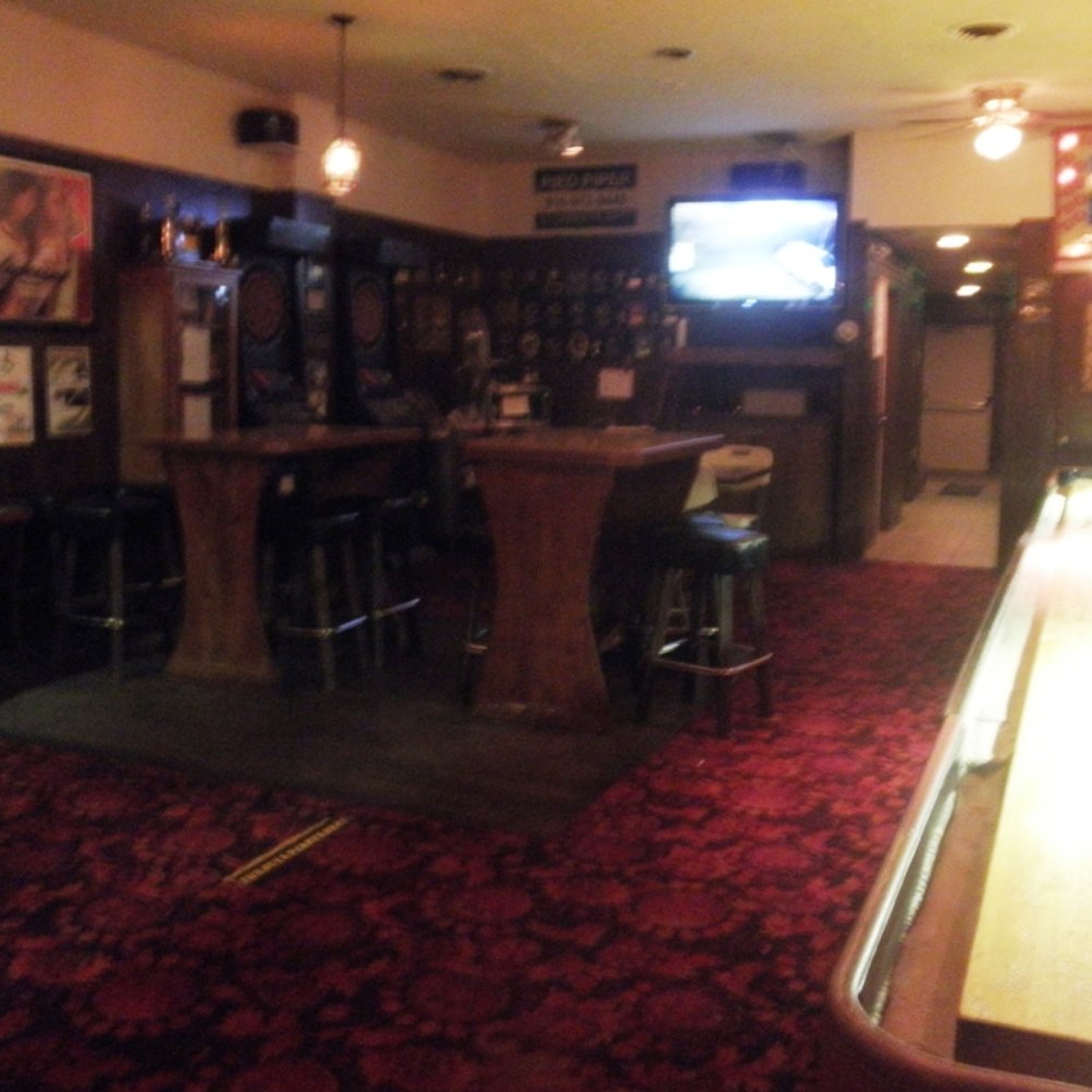 Pied Piper - interior 2 - game area - Dive Bars Near Me - Sacramento, California Pied Piper - interior 2 - game area - Dive Bars Near Me - Sacramento, California