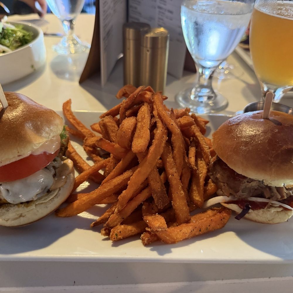 TASTE! Craft Eatery - Paso Robles - Cabo chicken and summer bbq sliders with sweet potato fries - Salad Near Me - Paso Robles, California TASTE! Craft Eatery - Paso Robles - Cabo chicken and summer bbq sliders with sweet potato fries - Salad Near Me - Paso Robles, California