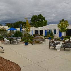 El Vado Motel - Courtyard
