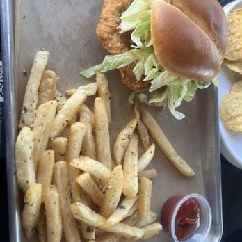 Taps & Barrels - Chicken sandwich - Pubs Near Me - Las Vegas, Nevada