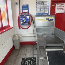 Adirondack Carwash - A nice lengthy dryer hose, but not much velocity for drying a heavy coated dog
