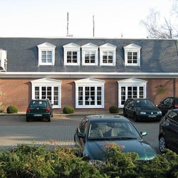 La Fontaine - View from street
