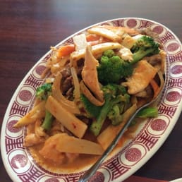 Triple Curry, with chicken, shrimp, and beef... And tons of veggies!! Triple Curry, with chicken, shrimp, and beef... And tons of veggies!!