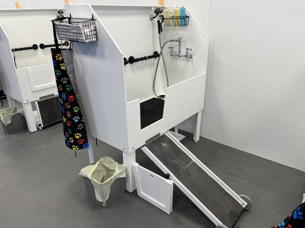 CRAZY CRITTER CLEANERS Updated October 2024 10 Photos 2700 E