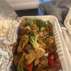 Chicken and veggies medium Drunken Noodles. Perfect