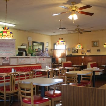Courthouse Cafe - Interior - Diners Near Me - Spotsylvania Courthouse, Virginia