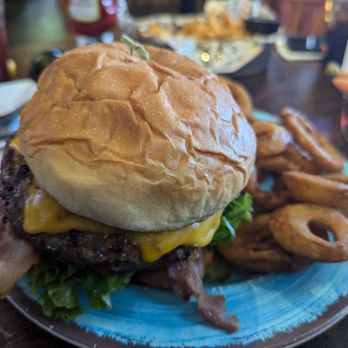 Murray's Saloon & Eatery - Karaoke Near Me - Big Bear Lake, California