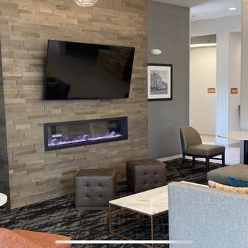 Centralia-La Quinta Inns And Suites - Lobby seating area - Hotels Near Me - Centralia, Washington Centralia-La Quinta Inns And Suites - Lobby seating area - Hotels Near Me - Centralia, Washington