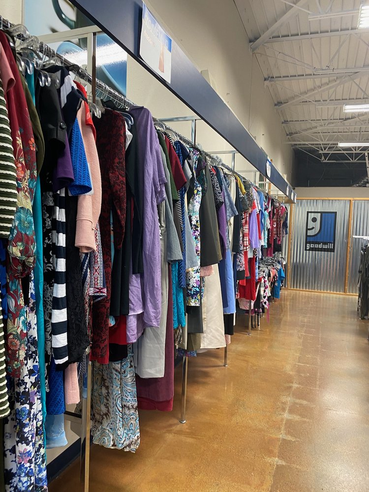 GOODWILL STORE WHITE SETTLEMENT Updated July 2024 11 Photos 625 S Cherry Ln, White