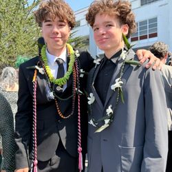 Matching Lei Lāʻī for the middle school graduates