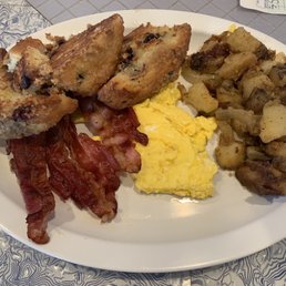Blueberry muffin, scrambled eggs, home fries, Bacon Blueberry muffin, scrambled eggs, home fries, Bacon