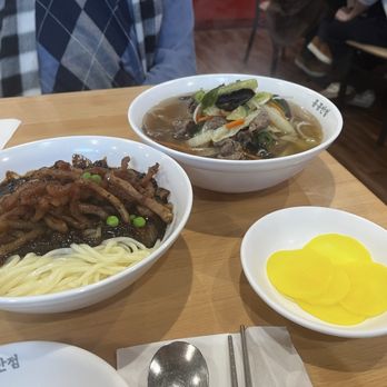 Paik's Noodle - Meat Jajangmyeon Beef Jjamppong - Chinese Near Me - Bellevue, Washington