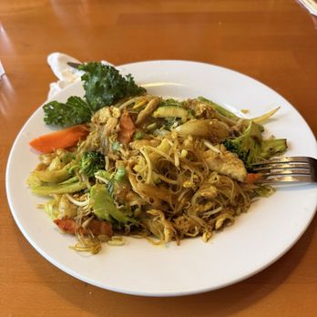 Aroy D Thai and Sushi - Sushi Bars Near Me - Bradenton, Florida