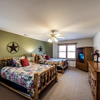 Mountain Hideaway Cabin - two queen suite upstairs - Vacation Rentals Near Me - Blue Ridge, Georgia Mountain Hideaway Cabin - two queen suite upstairs - Vacation Rentals Near Me - Blue Ridge, Georgia