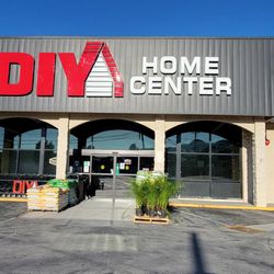 DIY Home Center Tujunga - I like this hardware store they have carrying workers that can actually be found and helpful.