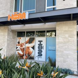 HOMTOWN Yoga - Discover your zen at HOMTOWN Yoga! Unwind in intimate classes, find balance, and embrace tranquility. Your new yoga home awaits!