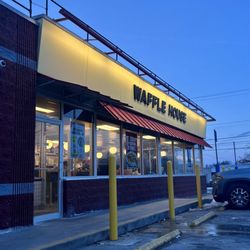 Waffle House - Exterior of the building