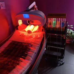 Planet Beach Spray & Spa - Red light facial plus infused oxygen bar!