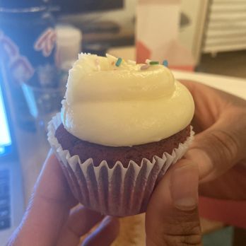 Butter Cake Shoppe - Red Velvet Cupcake - Bakeries Near Me - Los Feliz, California