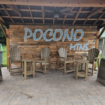 Baymont by Wyndham Bartonsville Poconos - Back patio - Hotels Near Me - Bartonsville, Pennsylvania