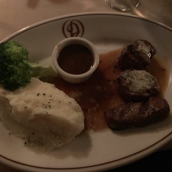 Daniel's Broiler - Leschi - Filet medallions and awesome garlic mash - Seafood Near Me - Seattle, Washington Daniel's Broiler - Leschi - Filet medallions and awesome garlic mash - Seafood Near Me - Seattle, Washington