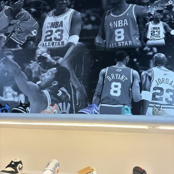 Studiiyo 23 - Shoe Stores Near Me - Los Angeles, California