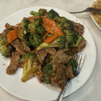 WenChang Dumpling Restaurant - Sautéed Broccoli & Beef (西兰肉) - Chinese Near Me - San Francisco, California