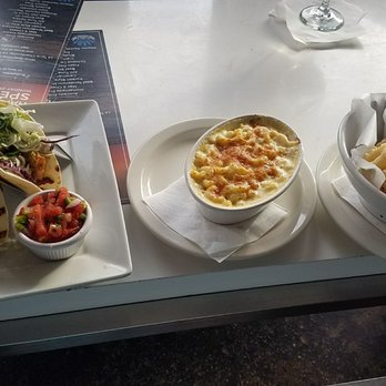 The Sunset Restaurant - fabulous happy hour, with perfect cheesy mac and cheese - New American Near Me - Malibu, California