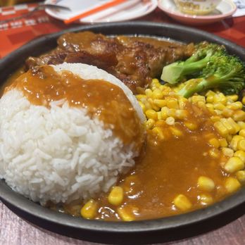 Bayao Cafe - Sizzling Chicken Rice Plate with Garlic Sauce - Hong Kong Style Cafe Near Me - Quincy, Massachusetts Bayao Cafe - Sizzling Chicken Rice Plate with Garlic Sauce - Hong Kong Style Cafe Near Me - Quincy, Massachusetts