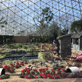 Mitchell Park Domes - Show done. Trains are running - Parks Near Me - Milwaukee, Wisconsin