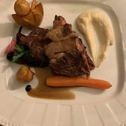 Au fil des Saisons - Entrecôte al sangue con funghi e verdure
